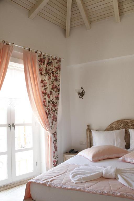 Ciftekuyu Hotel Alaçatı Pokoj fotografie